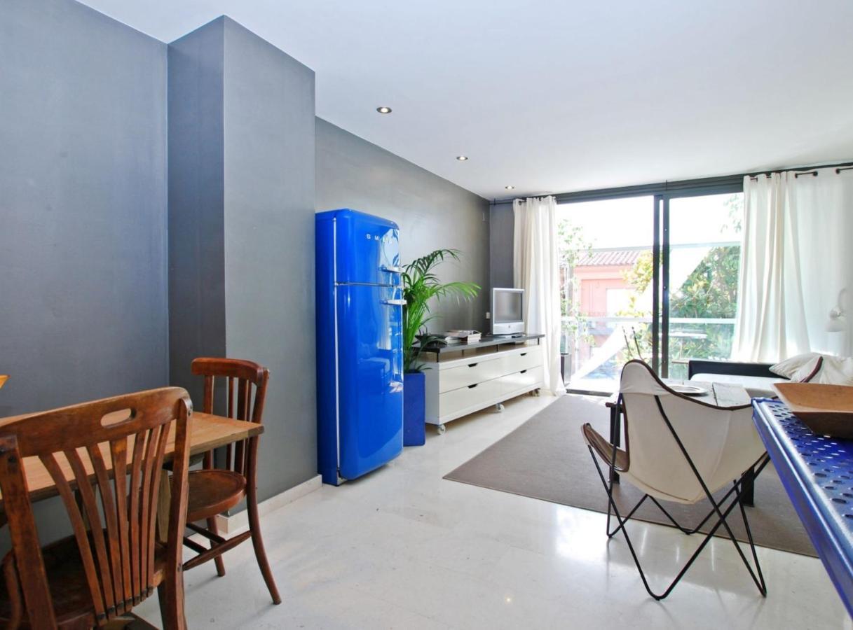 Blue Fridge Apartmen - Blue Fridge Apartmen - Ideal For Couples, Near Beach And Well Connected Apartment Vilassar De Mar Ngoại thất bức ảnh
