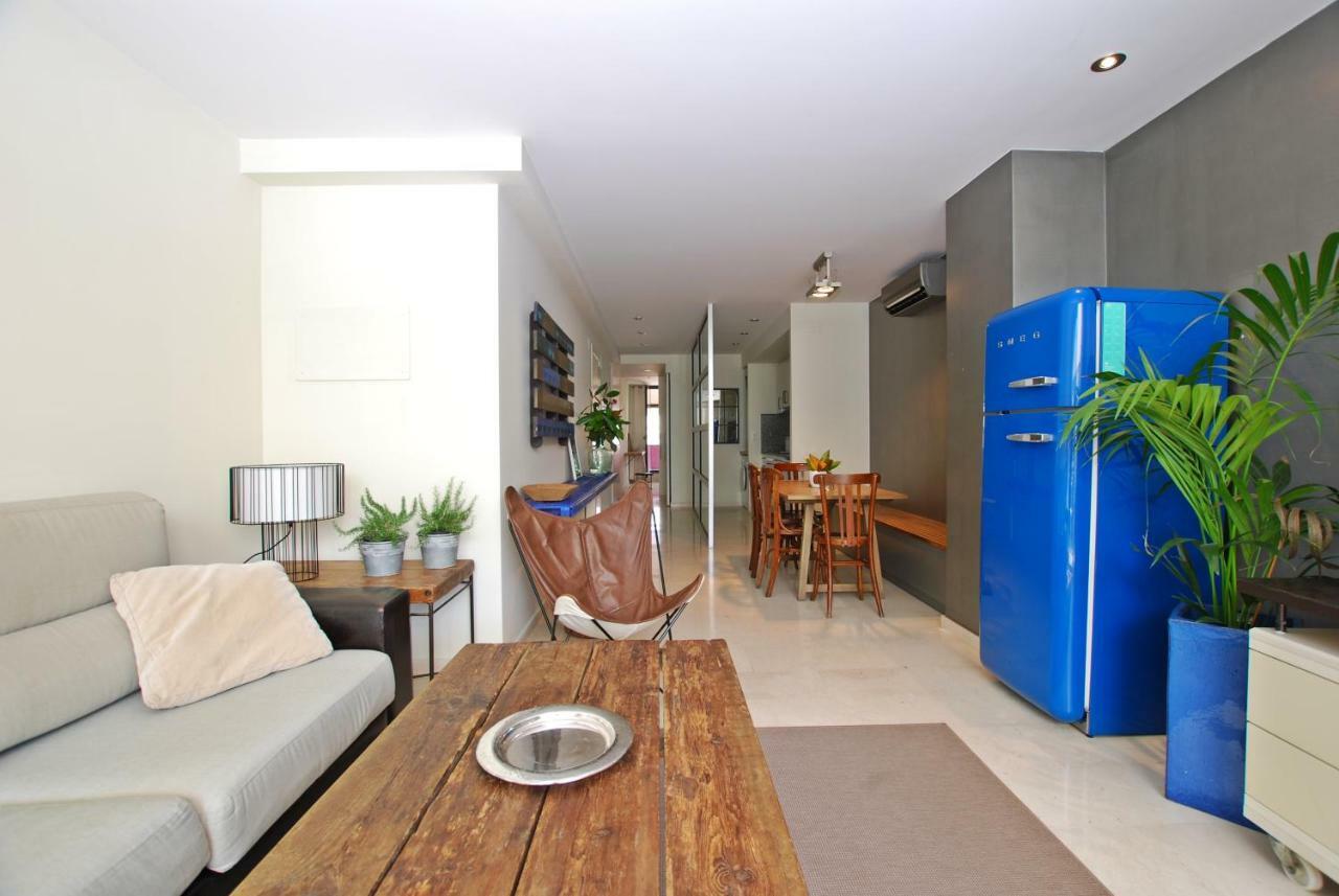Blue Fridge Apartmen - Blue Fridge Apartmen - Ideal For Couples, Near Beach And Well Connected Apartment Vilassar De Mar Ngoại thất bức ảnh