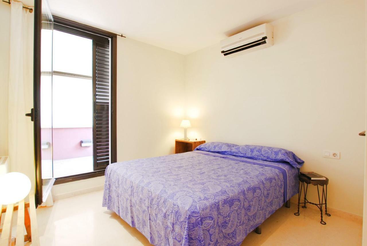 Blue Fridge Apartmen - Blue Fridge Apartmen - Ideal For Couples, Near Beach And Well Connected Apartment Vilassar De Mar Ngoại thất bức ảnh