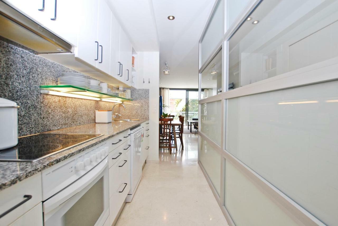 Blue Fridge Apartmen - Blue Fridge Apartmen - Ideal For Couples, Near Beach And Well Connected Apartment Vilassar De Mar Ngoại thất bức ảnh