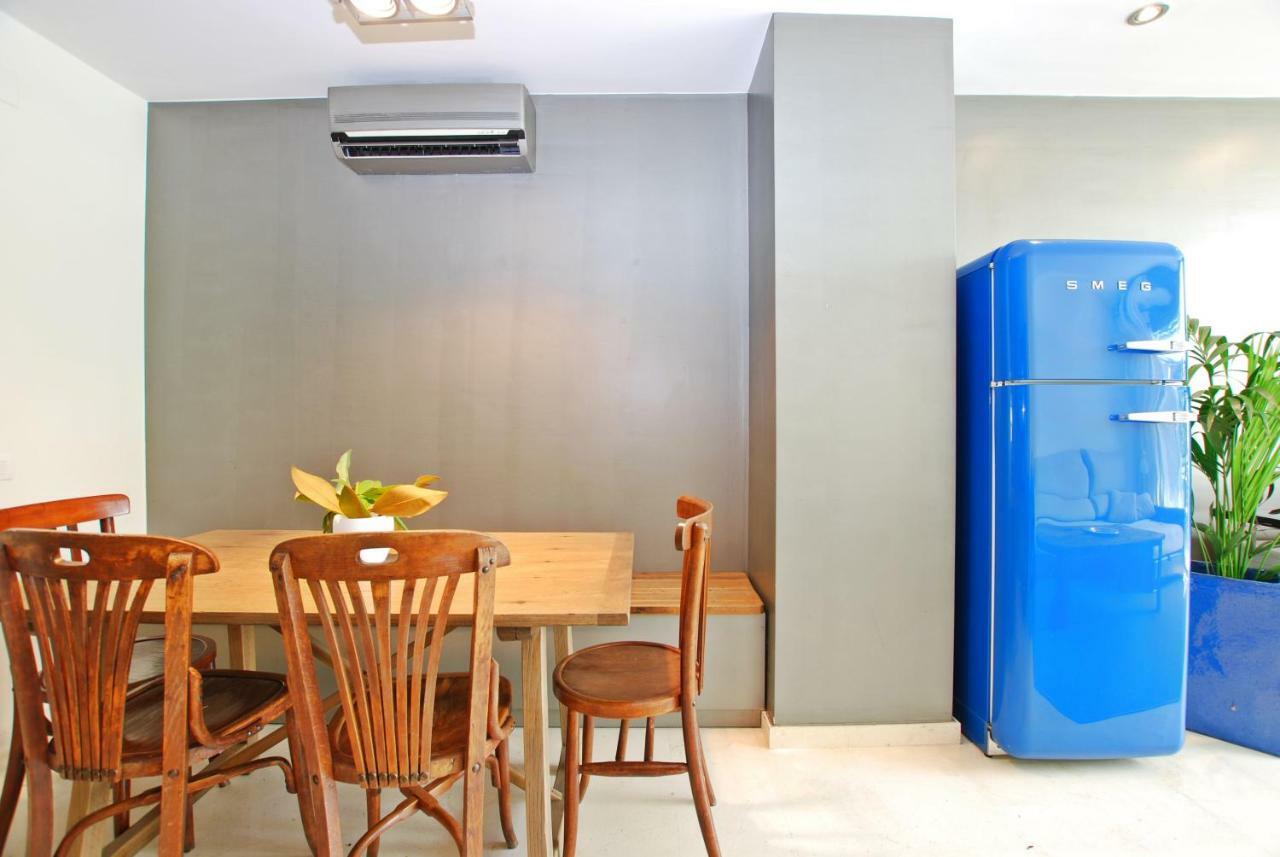 Blue Fridge Apartmen - Blue Fridge Apartmen - Ideal For Couples, Near Beach And Well Connected Apartment Vilassar De Mar Ngoại thất bức ảnh