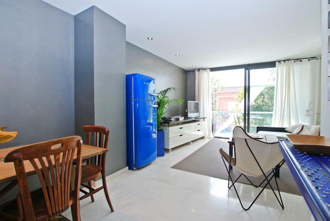 Blue Fridge Apartmen - Blue Fridge Apartmen - Ideal For Couples, Near Beach And Well Connected Apartment Vilassar De Mar Ngoại thất bức ảnh